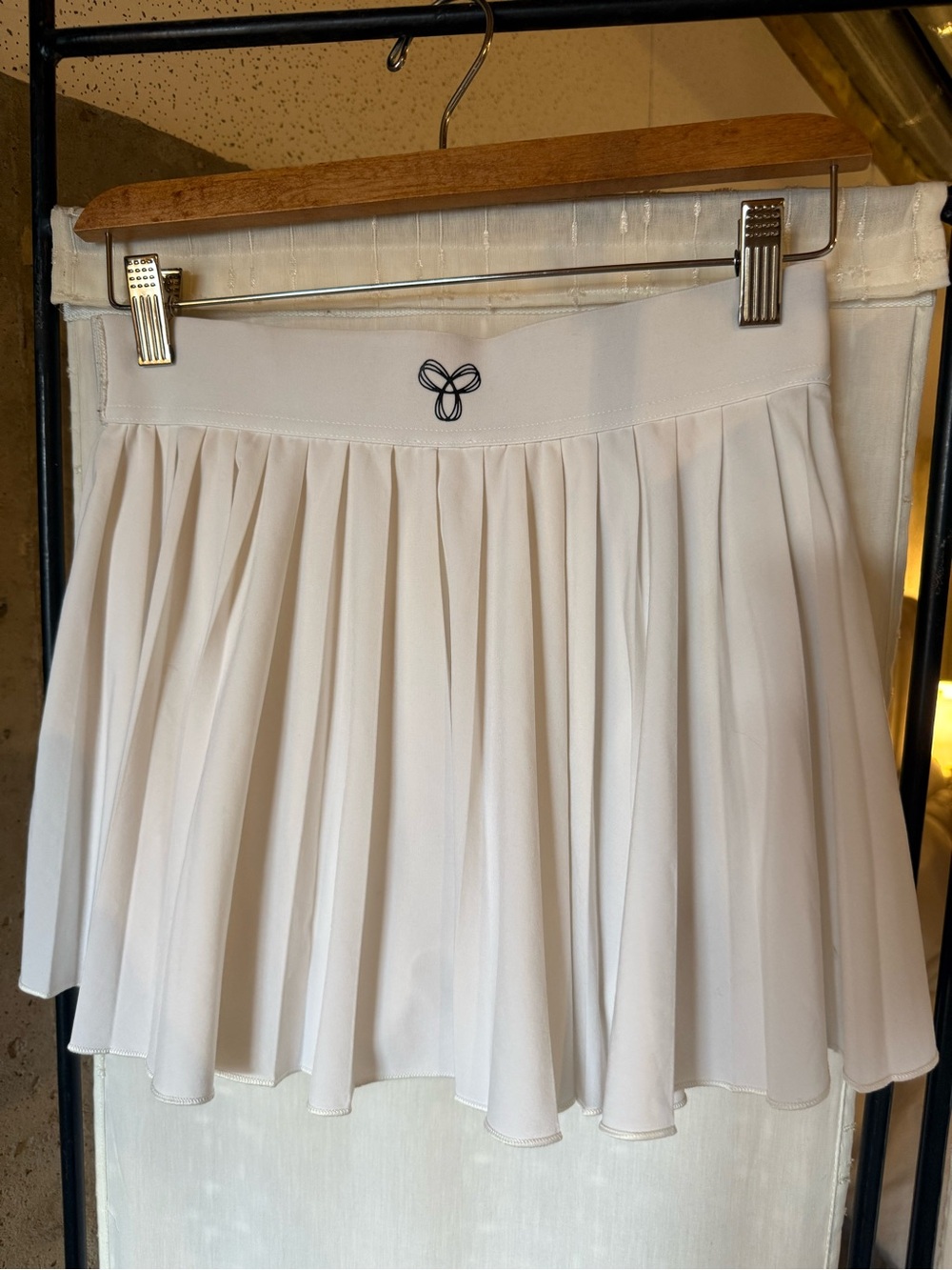 Aritzia Pleated White Women’s Tennis Skirt